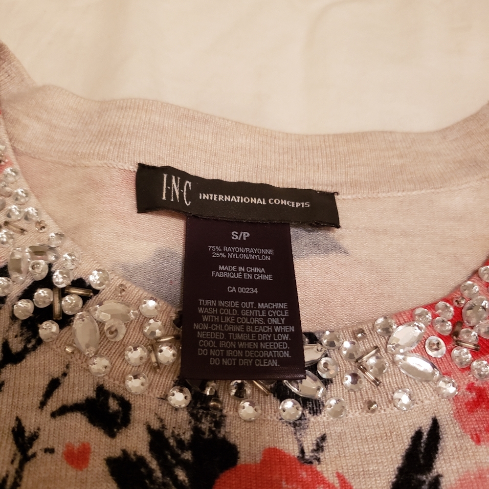 Flower pattern Sweater - Picture 2 of 3